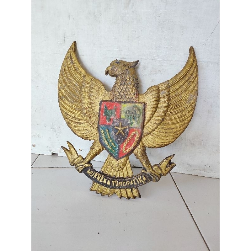 Lambang Burung Garuda Pancasila antik bahan besi lawas pajangan dinding vintage klasik