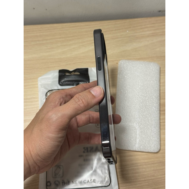 Case Iphone 12 Pro Max warna Transaparan Black metalic, case second Iphone 12 Pro Max