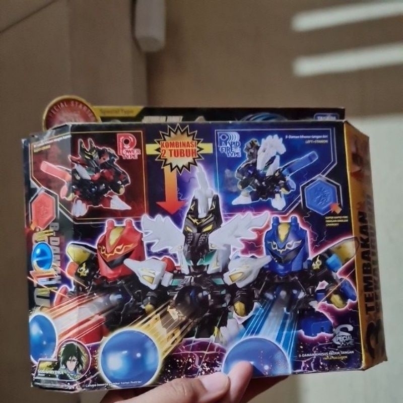 CB 82 triple gillusion special type triple. CB 74 B daman. B-Daman. magnum rising dracyan takara tom