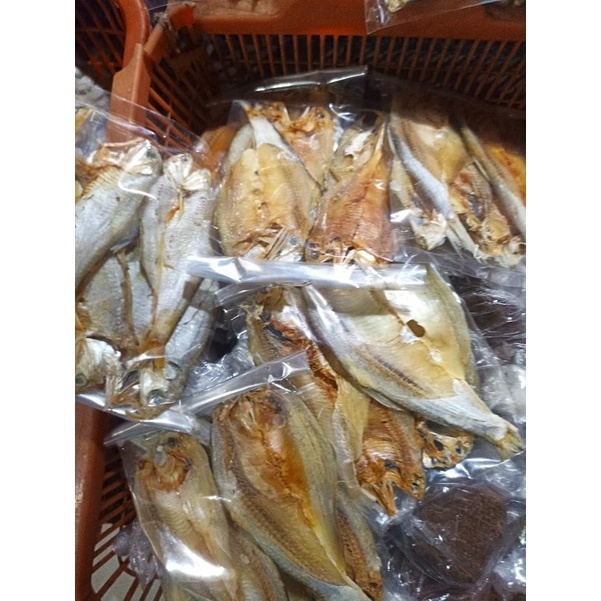 

ikan asin bulu ayam asli pangandaran 500gr