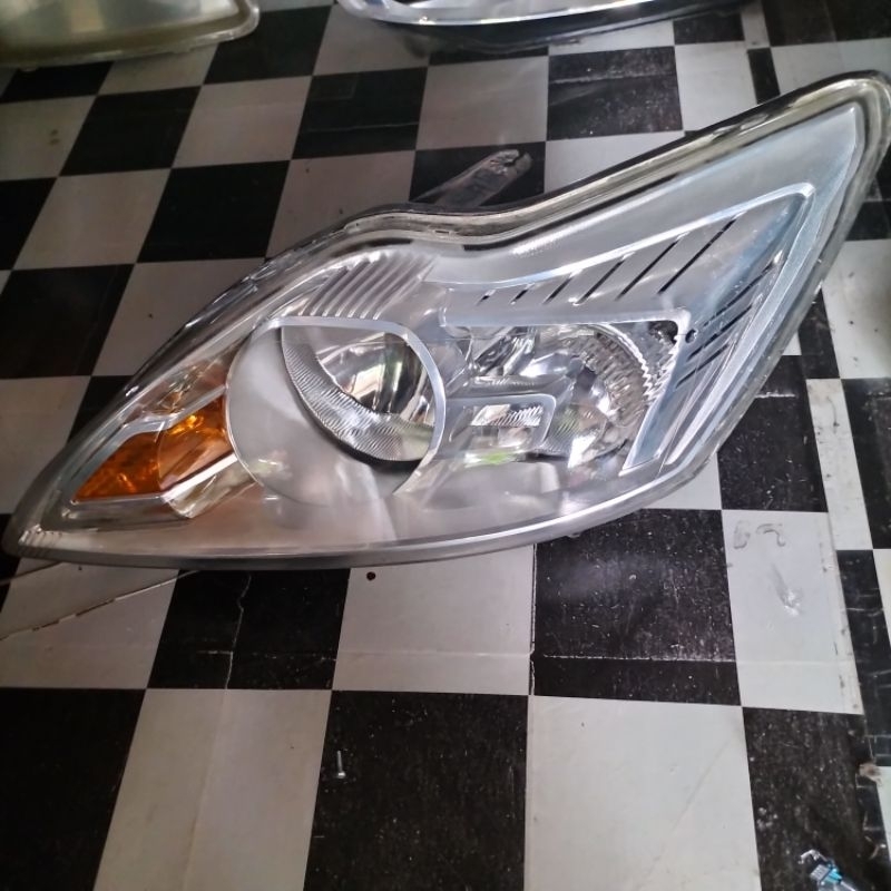 headlamp lampu depan ford focus th 2009-2011