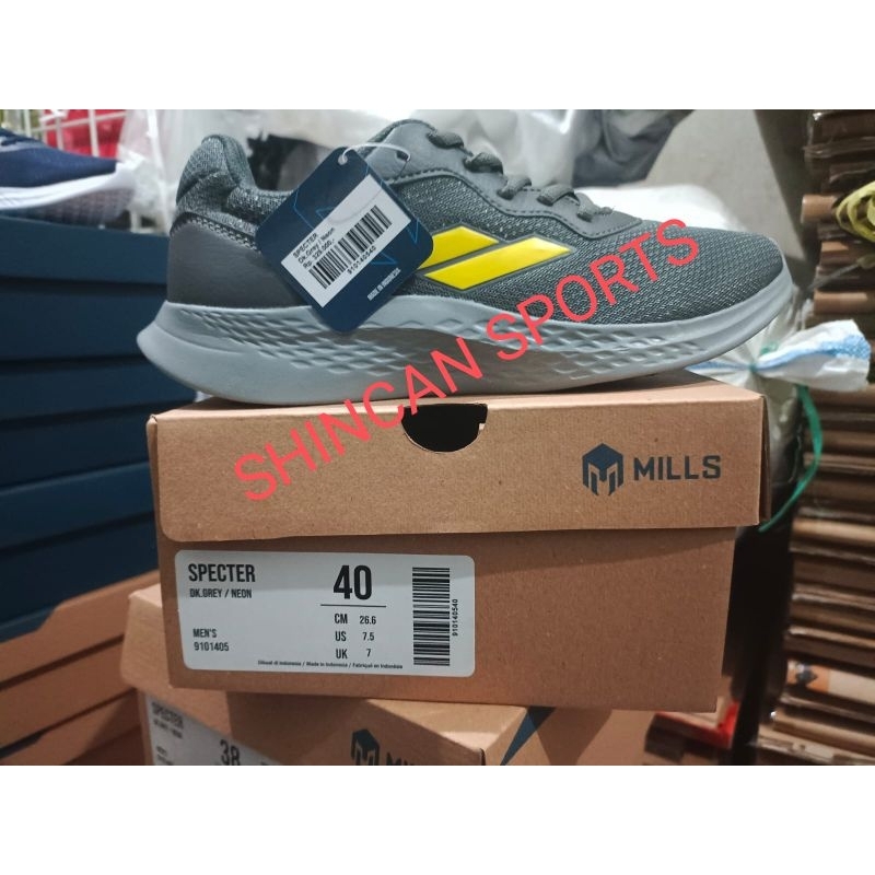 SEPATU RUNNING MILLS SPECTER