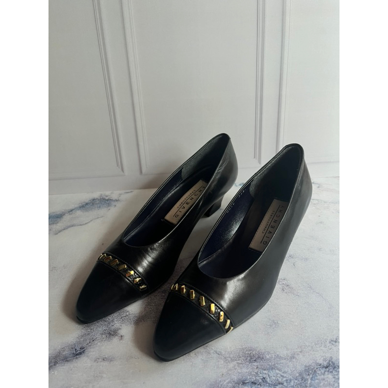 Preloved Givenchy Pumps