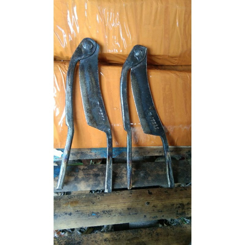 kacip,alat pembelah buah pinang