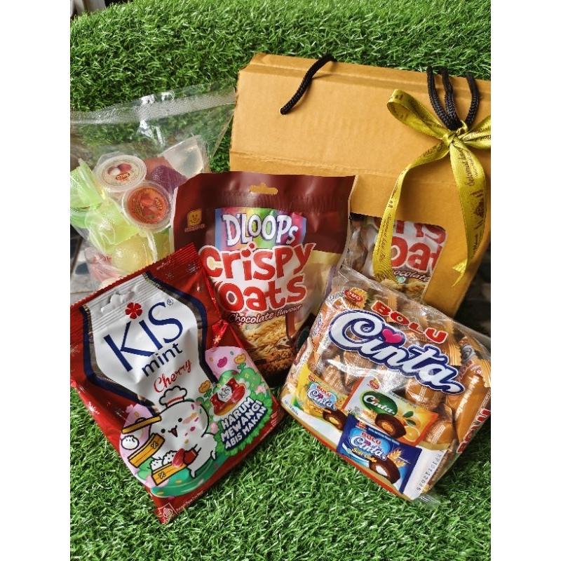 

PAKET HANTARAN KUE LEBARAN ISI INACO BOLU PERMEN OAT