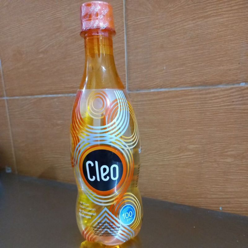 CLEO OXYGEN