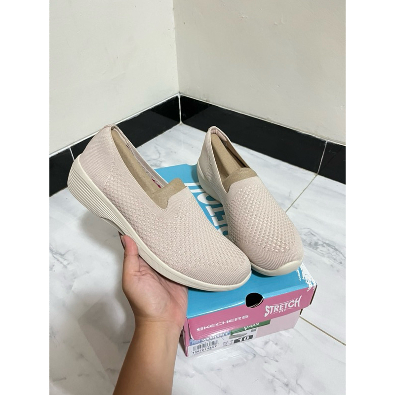 Sepatu Skechers slip on women nude coklat susu ukuran 40 sale 70% (158761/NAT)