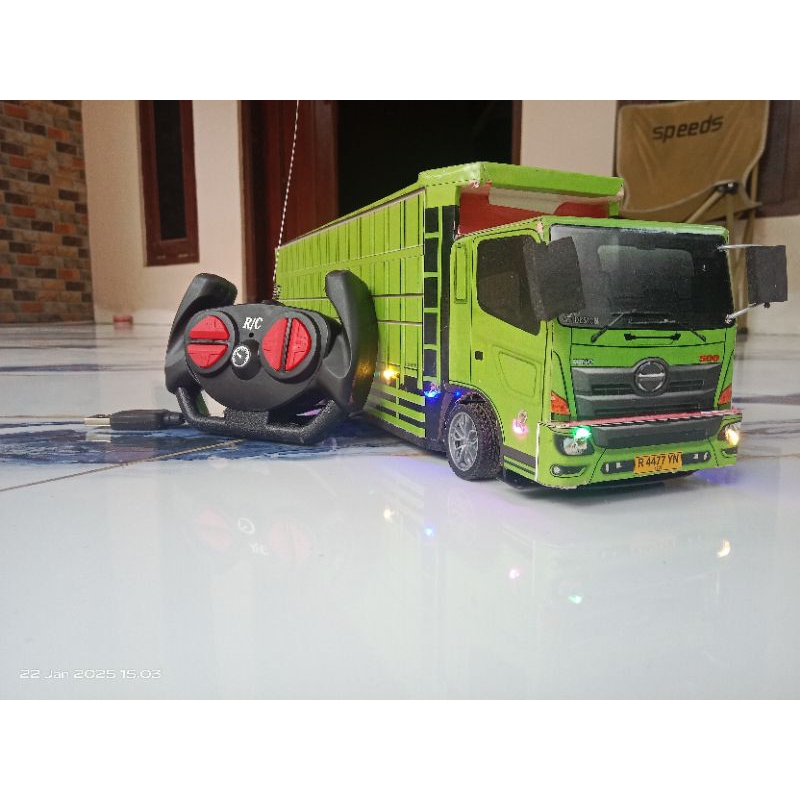 miniatur truk tronton hino 500 Rc full lampu