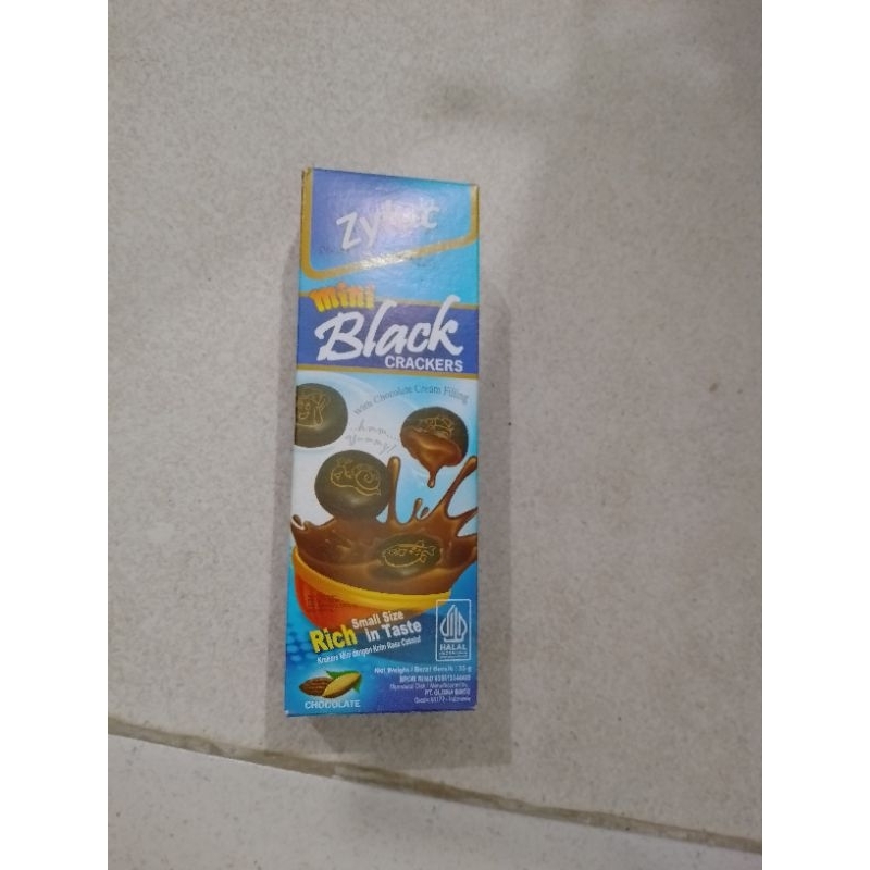 

Zyrogers Mini Black Crackers Chocolate