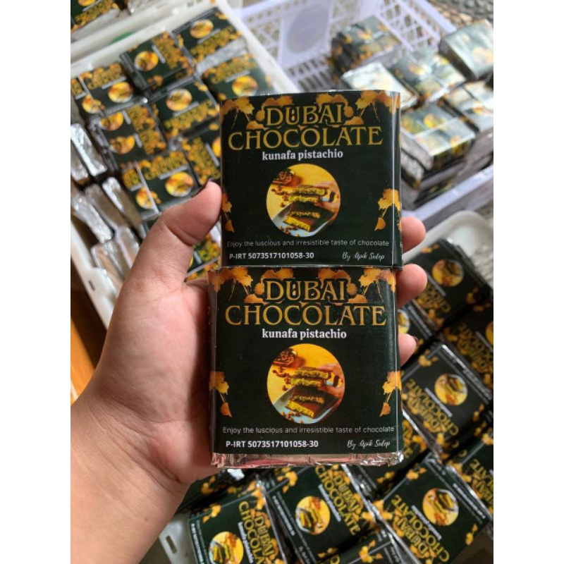 

Chocolate Dubai Crispy "PISTACHIO KUNAFE" Berat ±100 gr, Coklat Viral