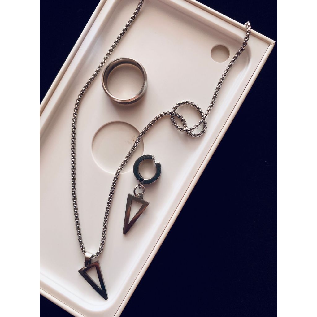 INDH Terbaru Kalung Set pria Plus Anting Jepit Pria Liontin segitiga Bonus Cincin Putih Stainless