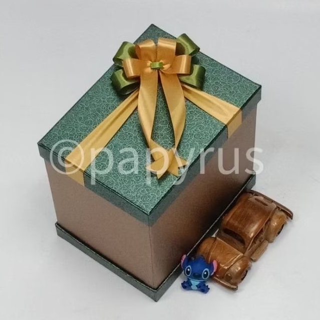 

PAPYRUS Sandwich 15x20 Tinggi 20cm Kotak Kado Gift Box