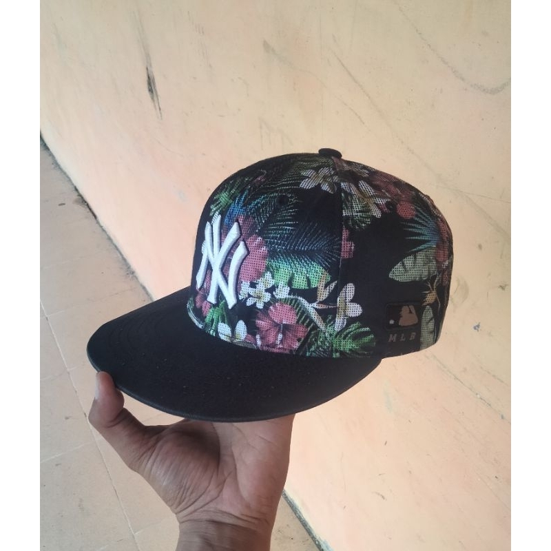 topi mlb yankees motif bunga rare item