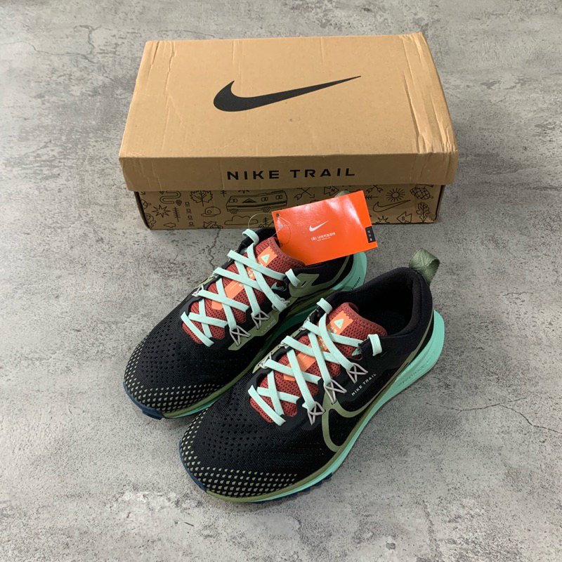 Nike React Pegasus Trail 4 Womans "Black Alligator Mint"