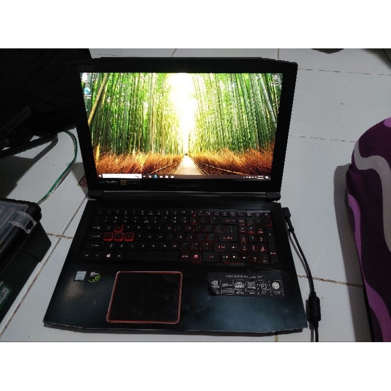 laptop Acer predator Helios 300 i7 gen 7 GTX 1060 ram 8gb SSD 256