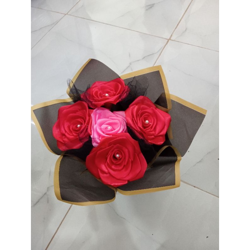 buket bunga satin 5 tangkai