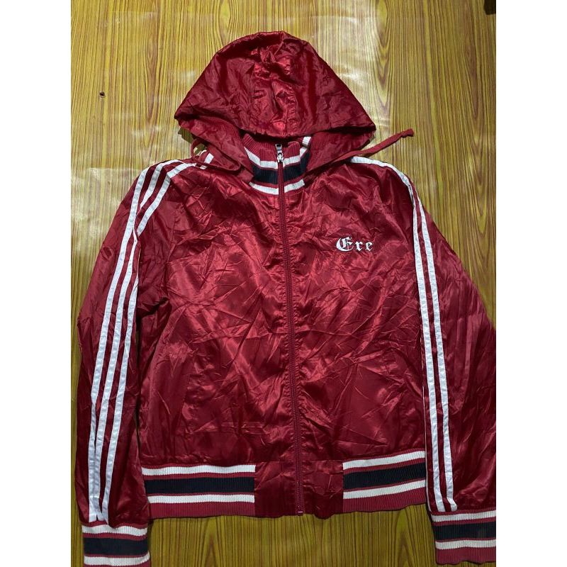varsity bahan satin
