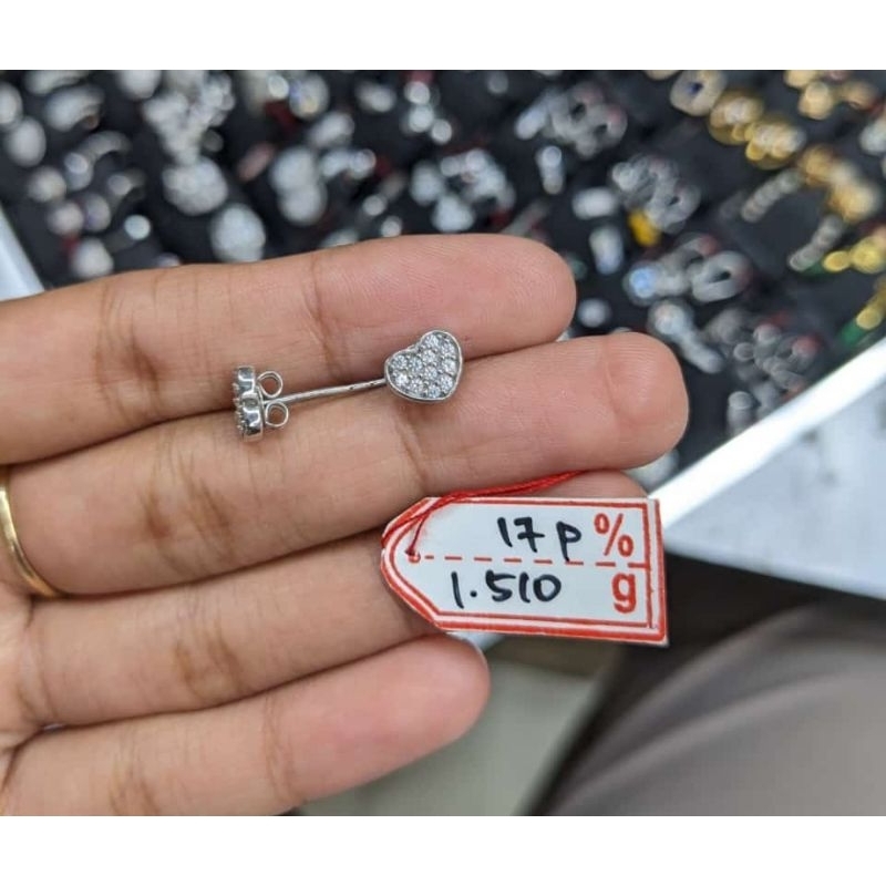 Anting emas 75 hati tusuk