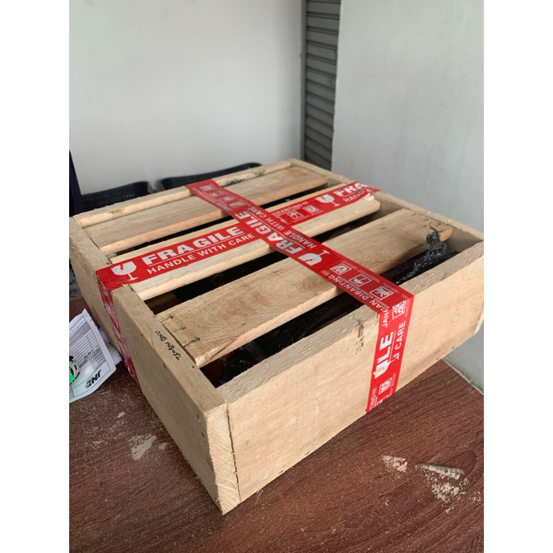 

PACKING KAYU KHUSUS TAMBAHAN DI LAPTOPQU