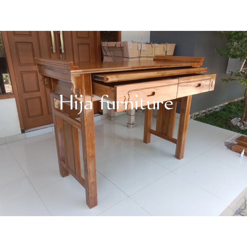 Meja sembahyang Altar