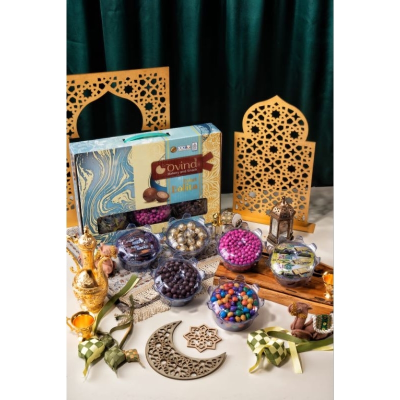 

Ovina Paket Lolita - Paket Hampers lebaran isi biskuit coklat