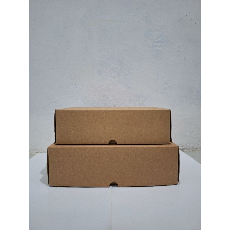 

Kotak Dus Kue/Kotak Kue Kraft Cokelat/NBK (19,5x12,5x6)/NX (22x14x6,5)