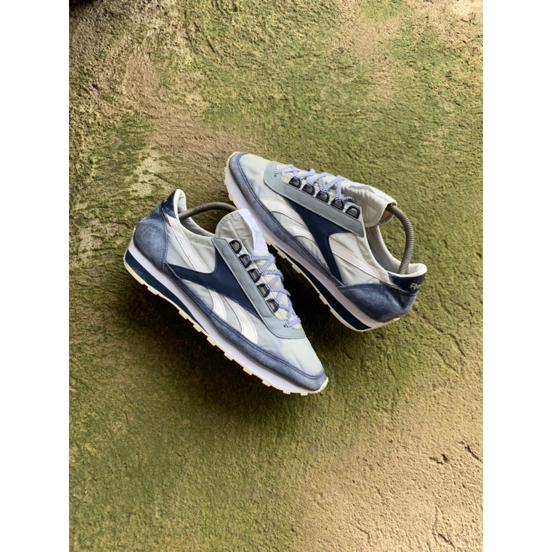 reebok aztec strip navy size 44