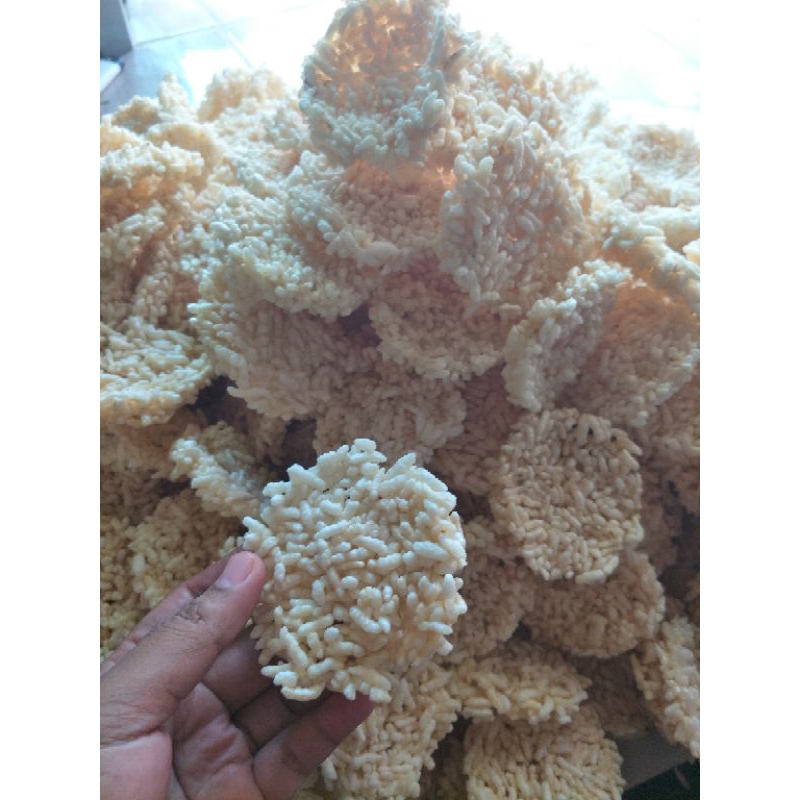 

rengginang bawang mentah gurih renyah