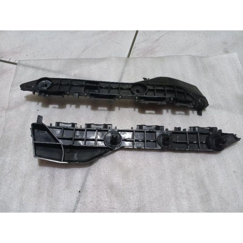 Breket Bemper Belakang Yaris 2014 Original