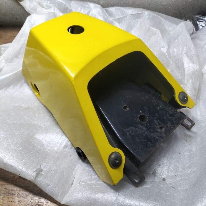 STOPAN BUNTUT COVER BODY SUZUKI RC SPRINTER ORIGINAL