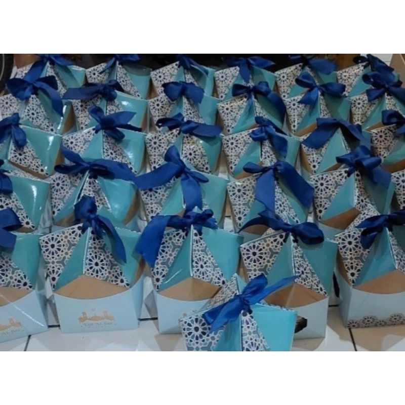 

HAMPERS PAKET KUE KERING