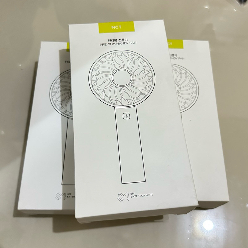 nct premium handy fan