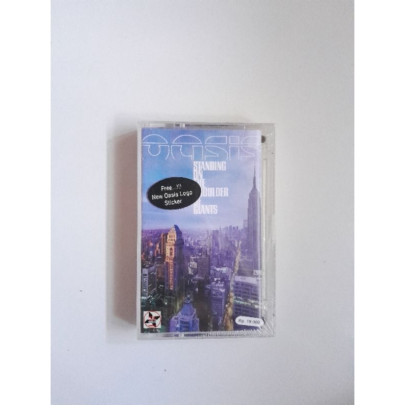 kaset pita oasis standing of shoulder giant