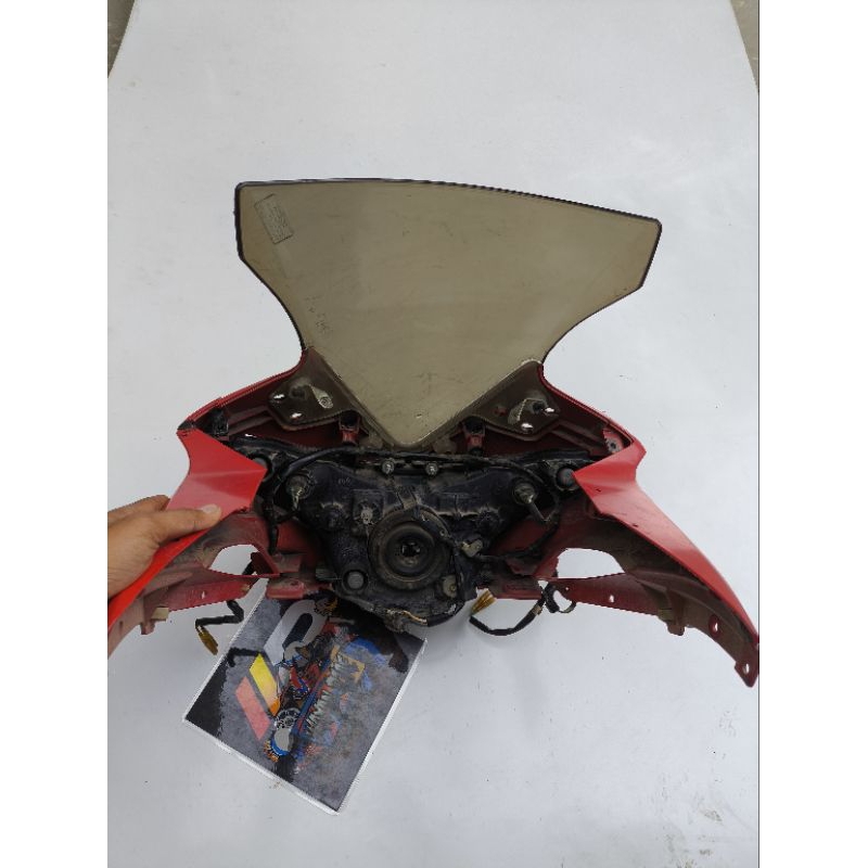 Bodi lampu depan set reflektor lampu depan Honda CBR 150R original bekas lepasan motor