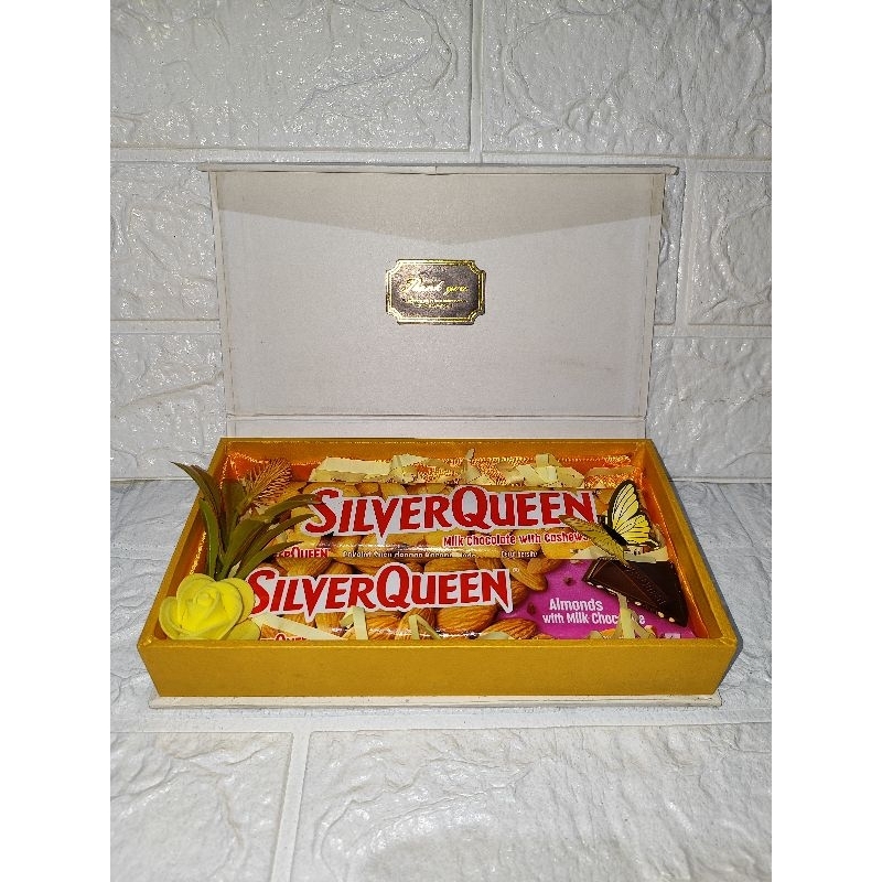 

GIFT BOX COKLAT SILVERQUEEN / GIFT BOX COKLAT DAIRY MILK / HADIAH VALENTINE / GIFT