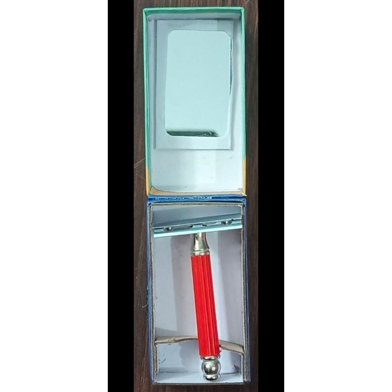 SAFETY RAZOR