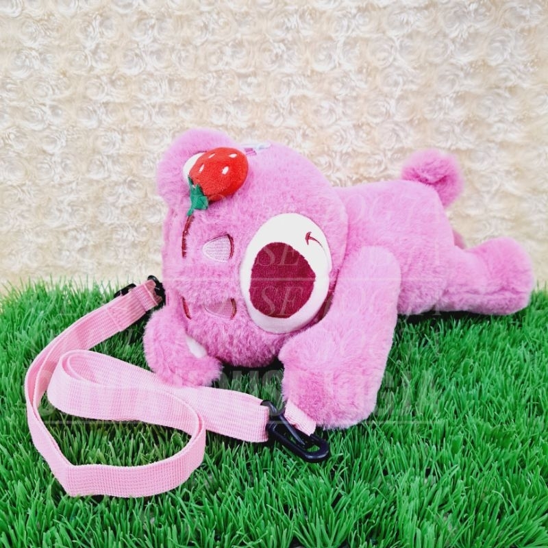 Tas Slempang Lotso Tiduran Pink Sling Bag Lying Lotso Strawberry Tas Boneka Lotso Body