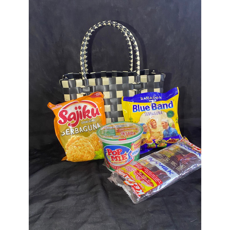 

Hampers hari raya lebaran idul fitri ,Hampers sembako ,Hampers ekonomis harga murah Hampers tas rajut