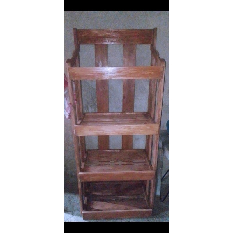 Rak display dari kayu palet