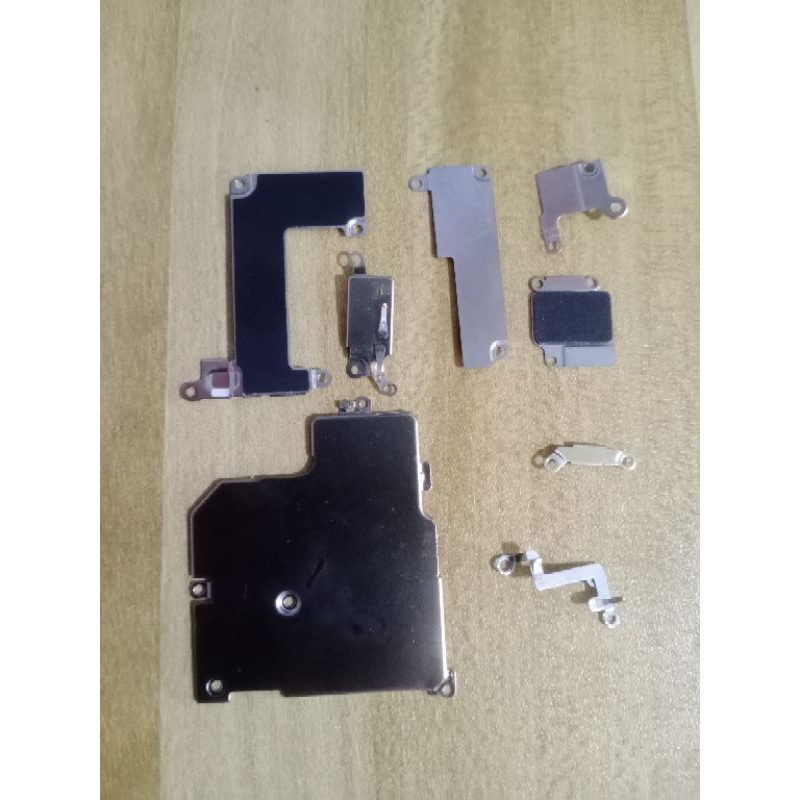 kaleng tutup mesin iPhone 13 pro max