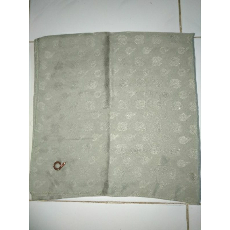 hijab Deenay eleanor preloved masih bagus warna hijau sage