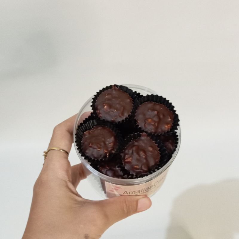 

Coklat kacang/ coklat premium /coklat kacang toples / coklat lebaran