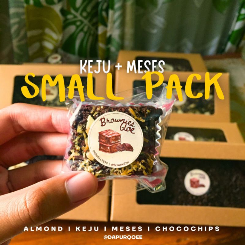 

FUDGY BROWNIES CUSTOM TULISAN & TOPPING 10×10CM (SMALL PACK + MEDIUM PACK)