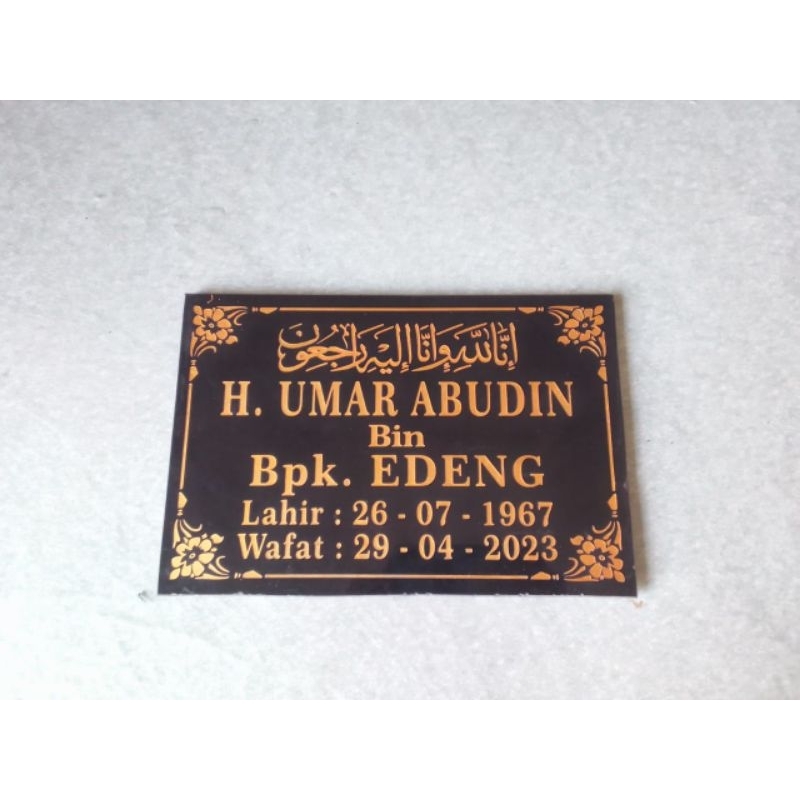 nisan granit ukuran 20x30