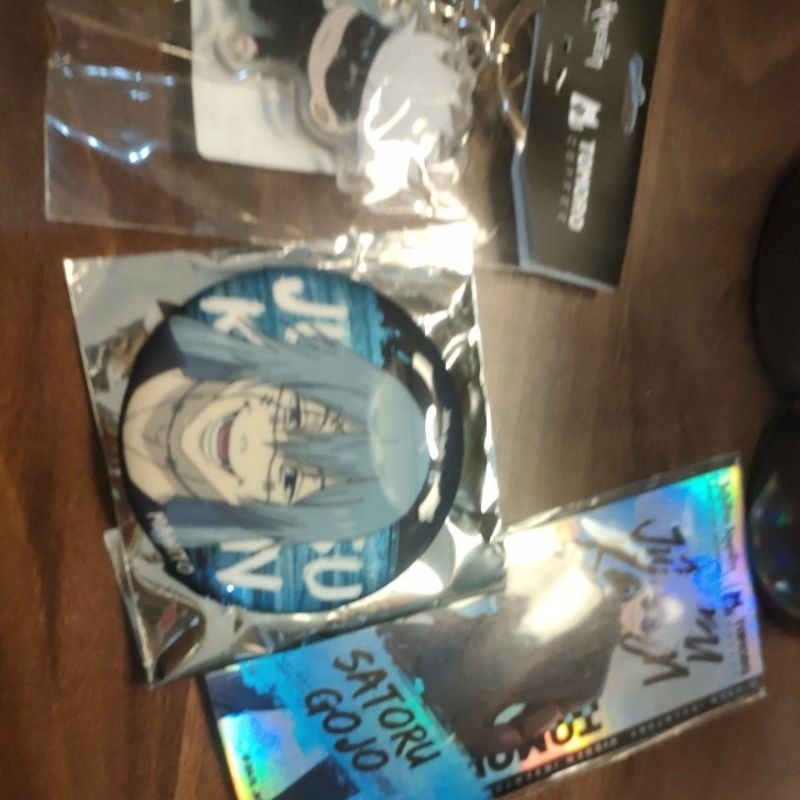 wts hologram card gojo, mahito badge, keychain gojo tomoro