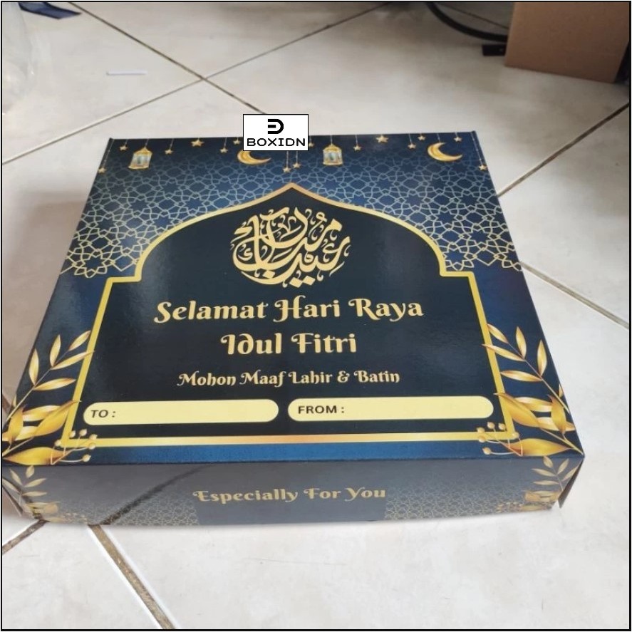 

Box Lebaran 4 Toples 250gr Box Idul Fitri 25x25 Hampers Kue Lebaran