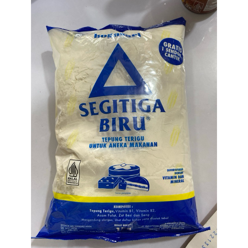 

Tepung terigu segitiga biru kemasan 1kg