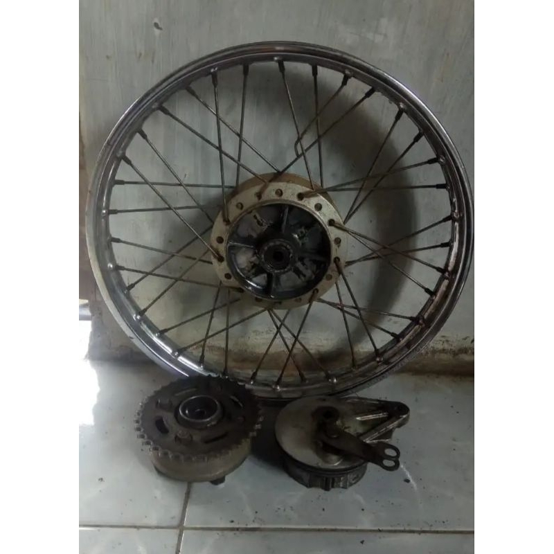 set velg supra fit belakang