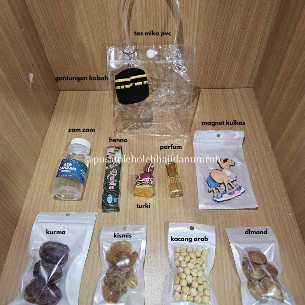 

Paket oleh oleh Haji Dan Umroh Eksklusif Tas Goodie Bag Totebag Transparan 2 series Gantungan Kunci Unta dan Kabah