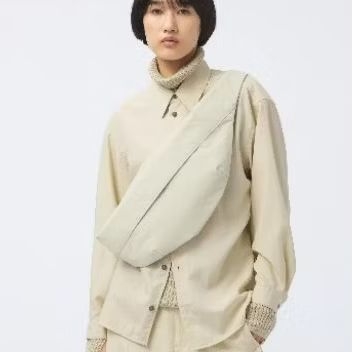 Jastip Tas Uniqlo cross body bag ORI